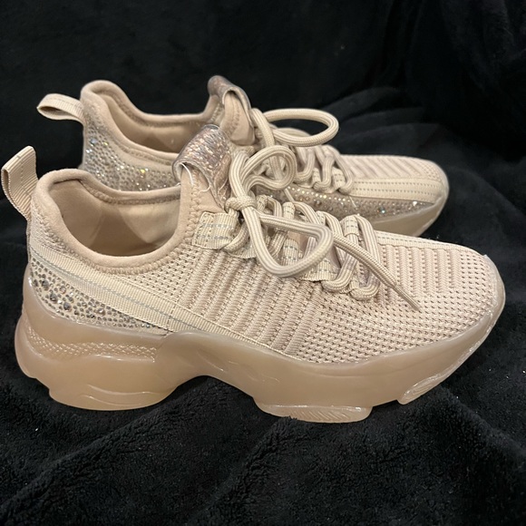 Steve Madden JMaxima Sneaker - Kids' Color Beige Girls Youth Size 2 - Picture 3 of 10